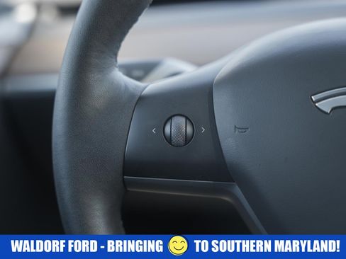 Used 2023 Tesla Model Y Performance image 29