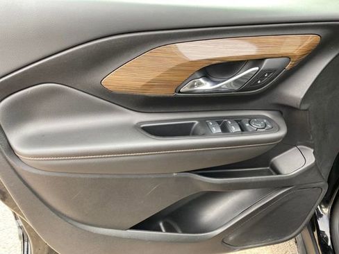 Certified 2019 GMC Terrain SLE w/ Driver Convenience Package image 16