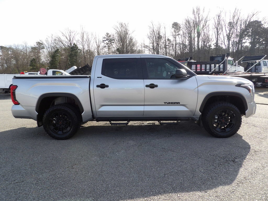 Used 2024 Toyota Tundra SR5 AWD/4WD image 9