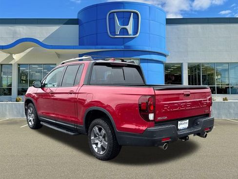 Used 2025 Honda Ridgeline TrailSport image 4