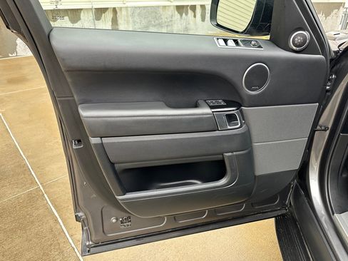 Used 2018 Land Rover Range Rover Sport HSE image 10