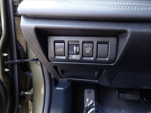 Used 2025 Subaru Outback Touring XT w/ Tech Package 3 AWD/4WD image 16