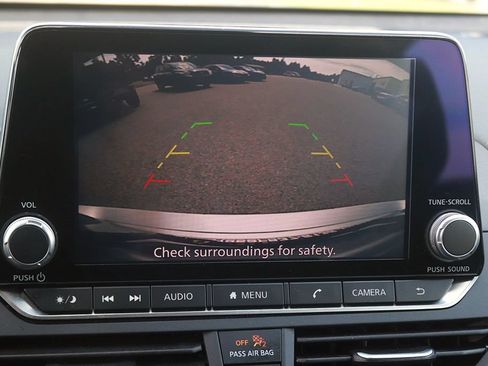 Used 2025 Nissan Altima 2.5 SV FWD image 25