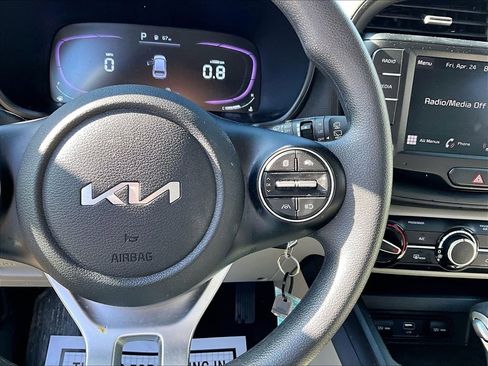 Used 2023 Kia Soul LX FWD image 13