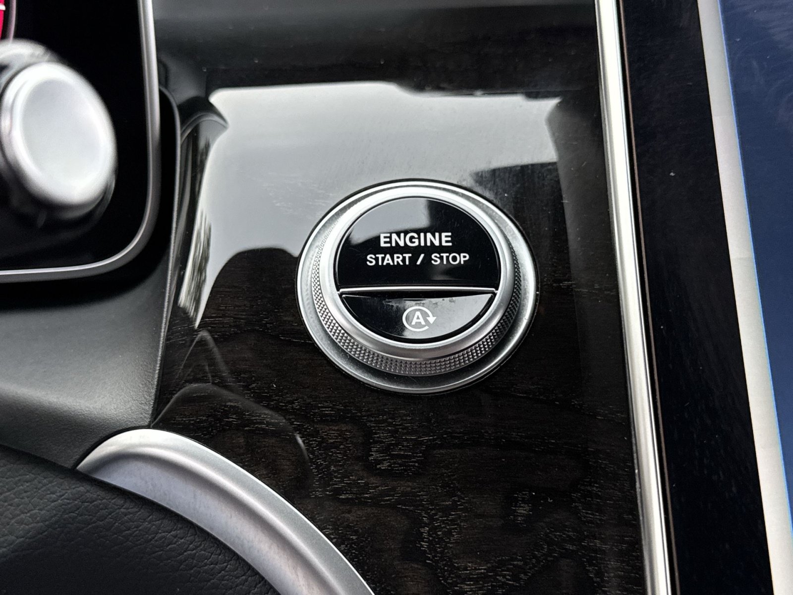 Certified 2024 Mercedes-Benz GLC 300 4MATIC image 38