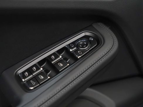 Used 2026 Porsche Macan S AWD/4WD image 24