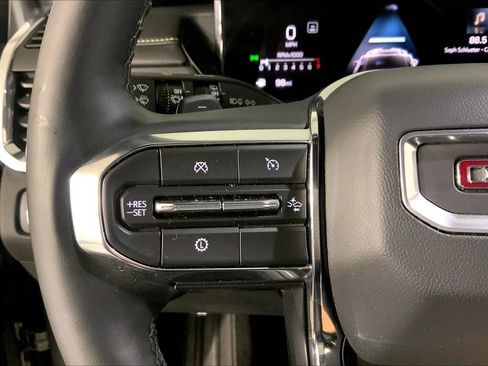 Used 2025 GMC Acadia Elevation FWD image 18