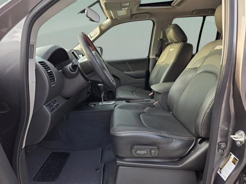 Used 2021 Nissan Frontier PRO-4X w/ Pro-4x Utility Package image 6