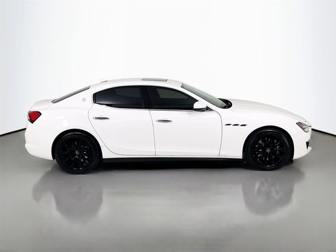 Used 2021 Maserati Ghibli S image 8