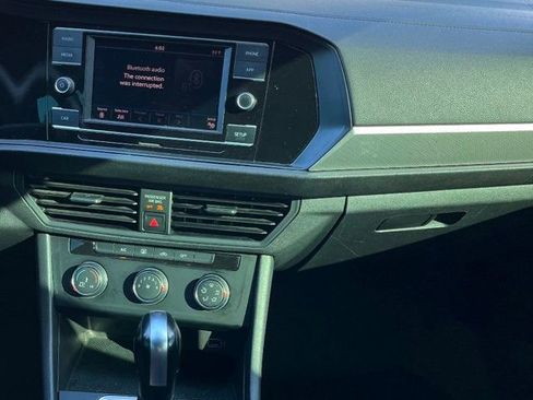 Used 2019 Volkswagen Jetta FWD image 16