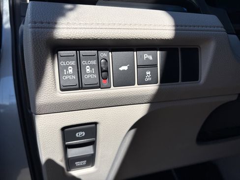 Certified 2026 Honda Odyssey Touring image 15