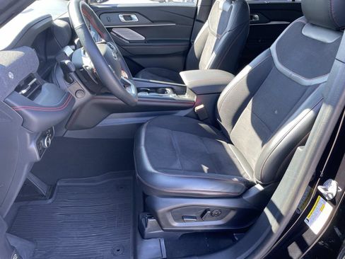 Certified 2025 Ford Explorer ST image 17