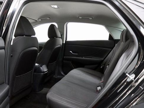 Used 2022 Hyundai Elantra SEL w/ Convenience Package image 12