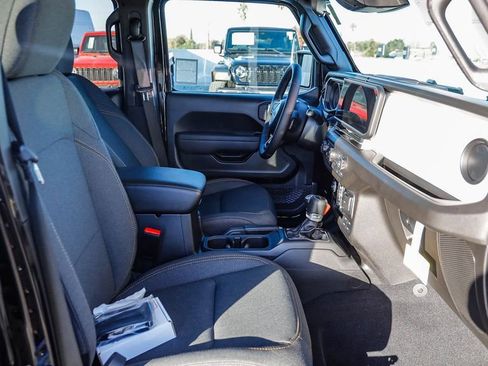 New 2026 Jeep Gladiator Sport image 18