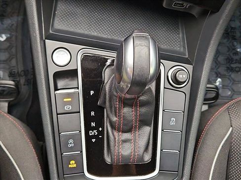 Used 2019 Volkswagen Jetta GLI FWD image 12