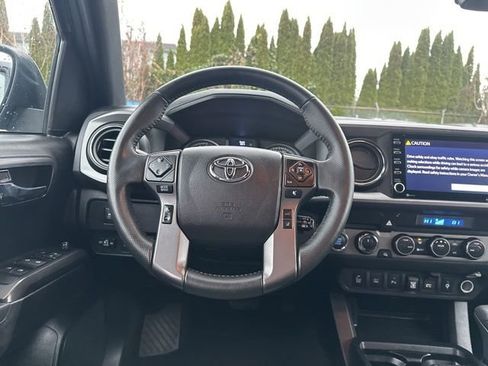 Used 2022 Toyota Tacoma TRD Off-Road w/ Technology Package image 51