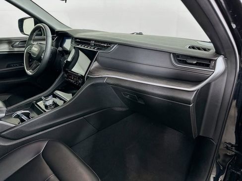 Certified 2024 Jeep Grand Cherokee Limited image 40