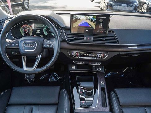 Used 2023 Audi Q5 e Premium w/ Convenience Package image 12