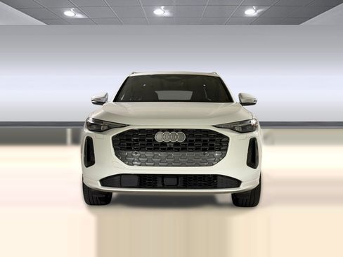 Certified 2025 Audi Q5 Premium Plus w/ Premium Plus AWD/4WD image 6
