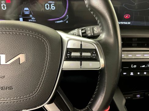 Used 2024 Kia Telluride LX FWD image 12