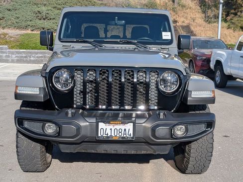 Certified 2023 Jeep Gladiator Sport AWD/4WD image 10