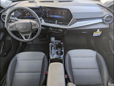 New 2026 Chevrolet Trax LT w/ Driver Confidence Package FWD image 16