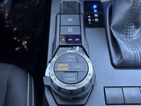 Used 2024 Toyota Tacoma TRD Off-Road image 15