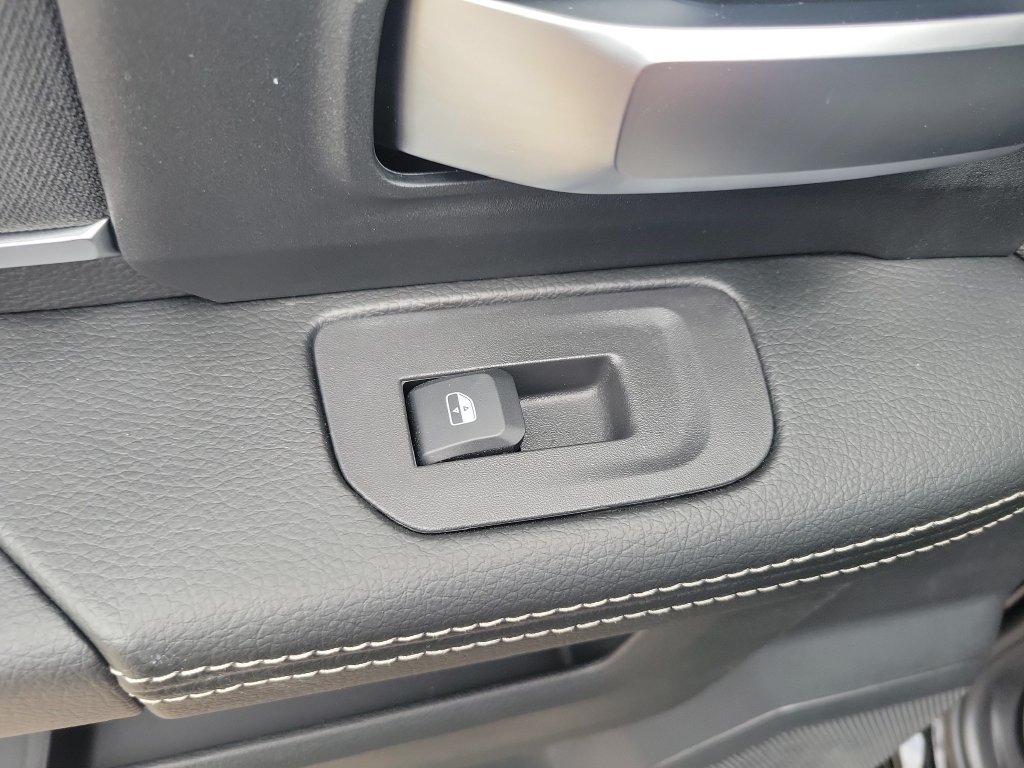 New 2027 RAM 3500 Big Horn AWD/4WD image 12