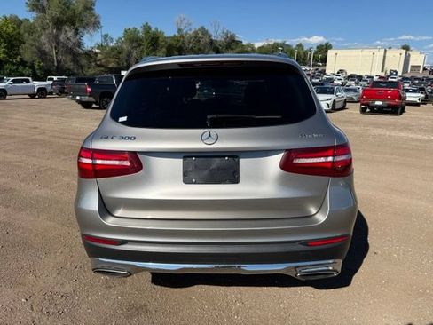 Used 2019 Mercedes-Benz GLC 300 4MATIC image 4