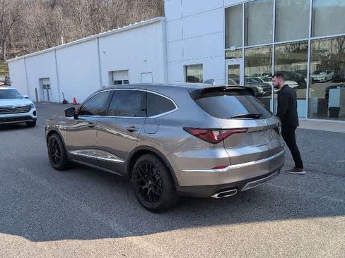 Used 2025 Acura MDX SH-AWD image 3