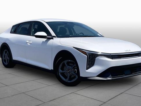 Used 2025 Kia K4 FWD image 3