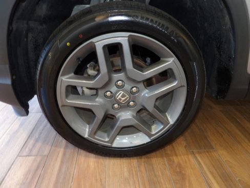 Used 2023 Honda Passport EX-L image 10