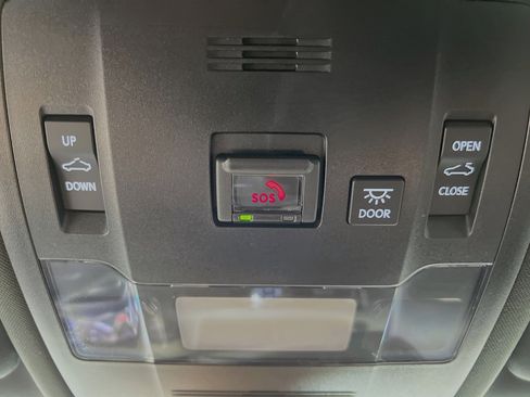 Used 2023 Lexus IS 300 300 w/ Premium Package image 21