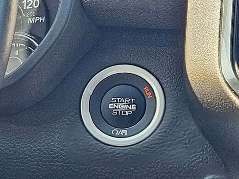 Used 2024 RAM 1500 Laramie image 14