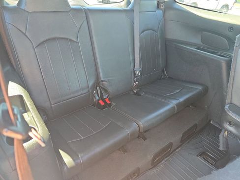 Used 2017 Buick Enclave Leather w/ Trailering Package FWD image 16