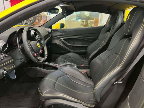 Used 2022 Ferrari F8 Tributo RWD image 10