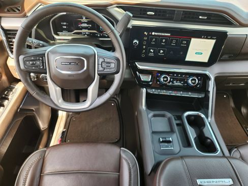 Used 2024 GMC Sierra 2500 Denali w/ Denali Reserve Package AWD/4WD image 26