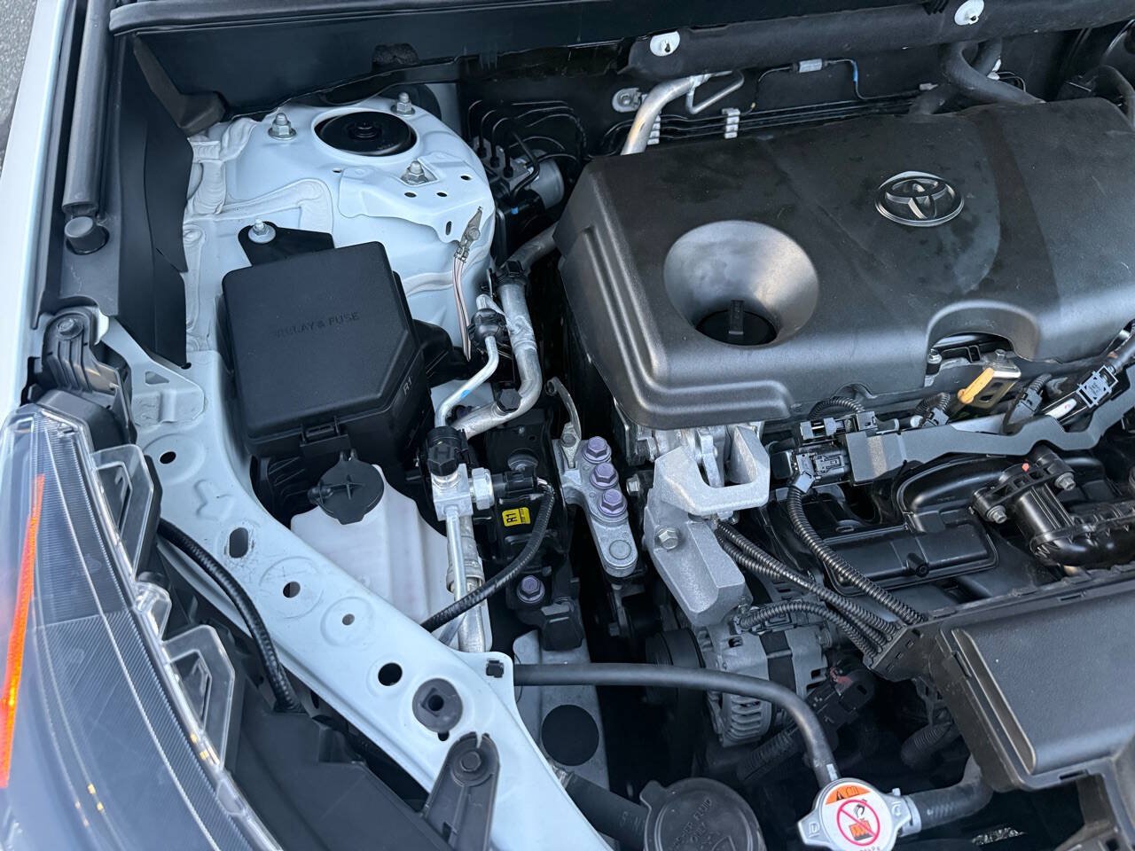 Used 2021 Toyota RAV4 XLE FWD image 25