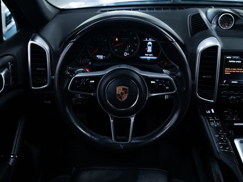 Used 2016 Porsche Cayenne AWD/4WD image 11