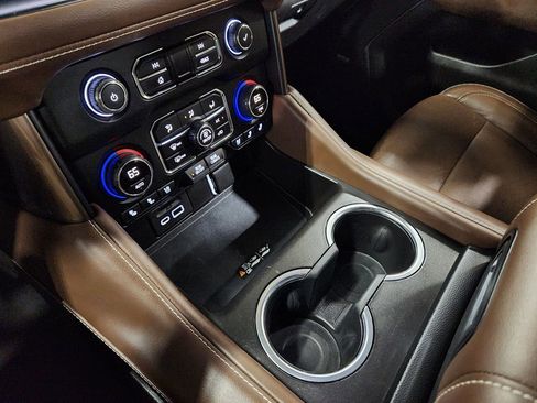 Used 2021 Chevrolet Tahoe High Country image 40