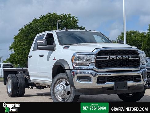 Used 2024 RAM 5500 Tradesman w/ Chrome Appearance Group AWD/4WD image 1