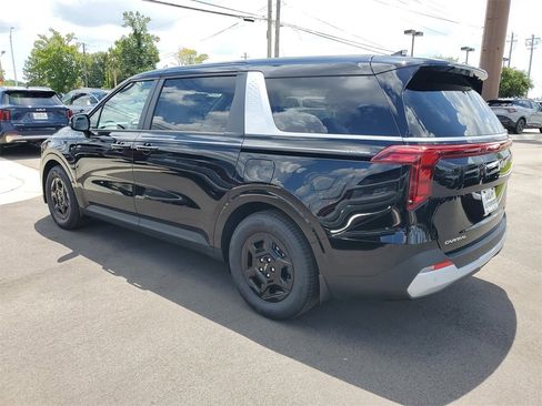 New 2026 Kia Carnival image 3