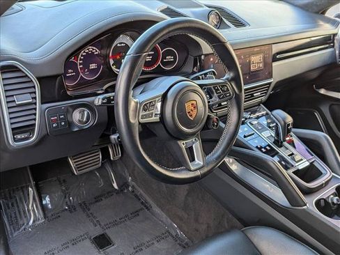 Used 2022 Porsche Cayenne Turbo AWD/4WD image 9