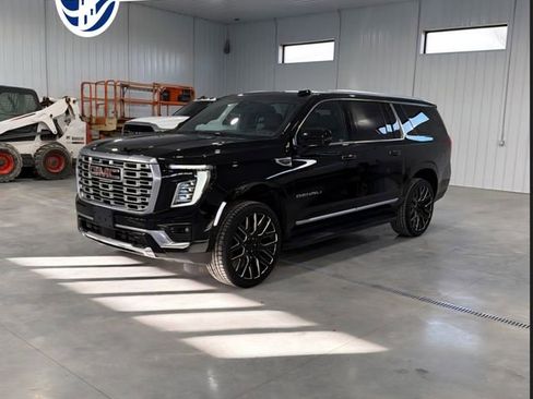 Used 2025 GMC Yukon XL Denali image 1