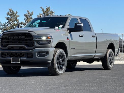 New 2026 RAM 3500 Big Horn AWD/4WD image 7