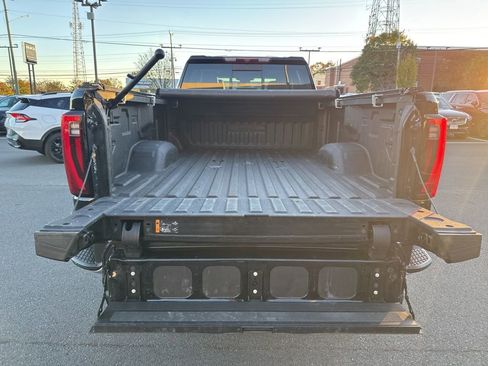 Used 2024 GMC Sierra 3500 SLT w/ SLT Premium Package image 39