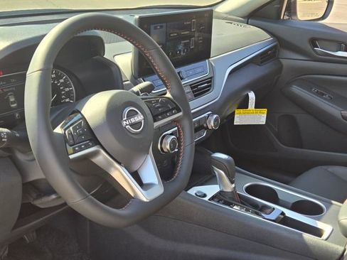 New 2026 Nissan Altima 2.5 SR FWD image 9