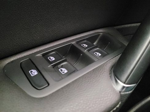 Used 2019 Volkswagen Golf SE FWD image 27