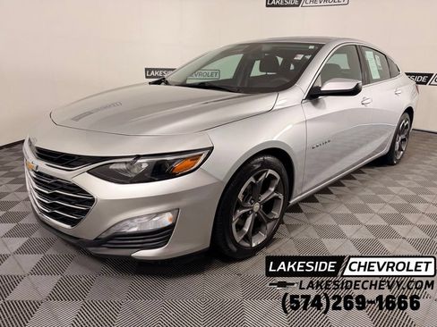 Used 2022 Chevrolet Malibu LT FWD image 1