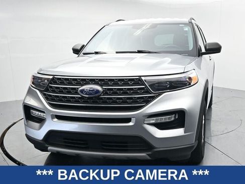 Used 2024 Ford Explorer XLT w/ Equipment Group 202A AWD/4WD image 3